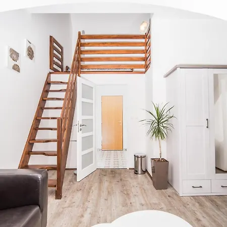 纳巴斯特酒店 酒店 3*