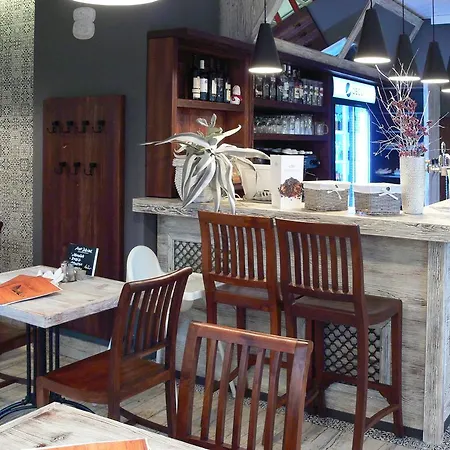 酒店 纳巴斯特酒店 3*