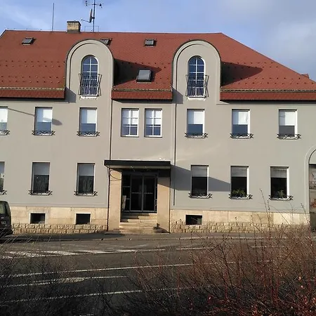 纳巴斯特酒店 酒店 捷克贾布朗尼城