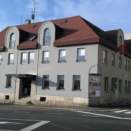 纳巴斯特酒店 酒店